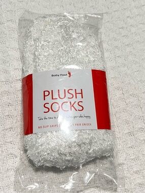 NWT Baby Foot White Plush Socks Unisex No Slip Grips One Size Fits All
